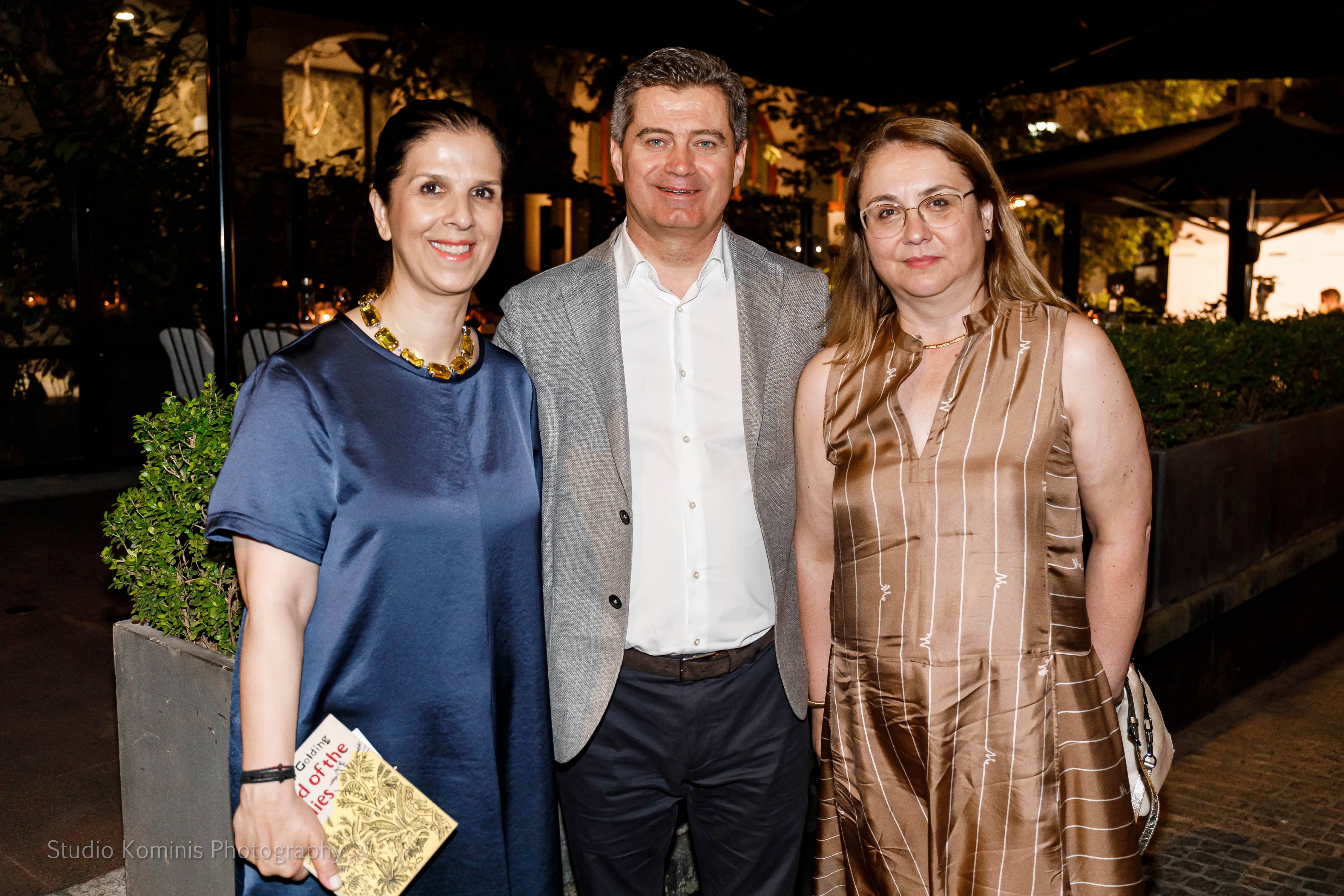 H COO Νάγια Καλογεράκη, ο CEO της G Zoran Bogdanovic και η σύζυγος του. Η Coca Cola HBC A.G. ήταν ο diamond sponsor της βραδιάς